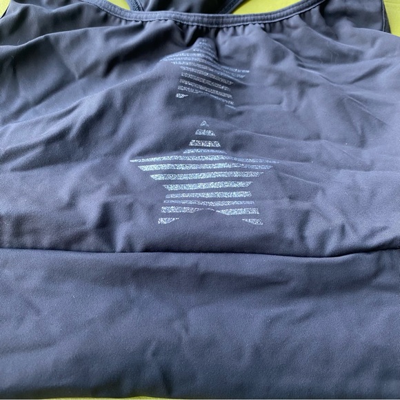 Victoria SPORT Sports Bra - Picture 2 of 6